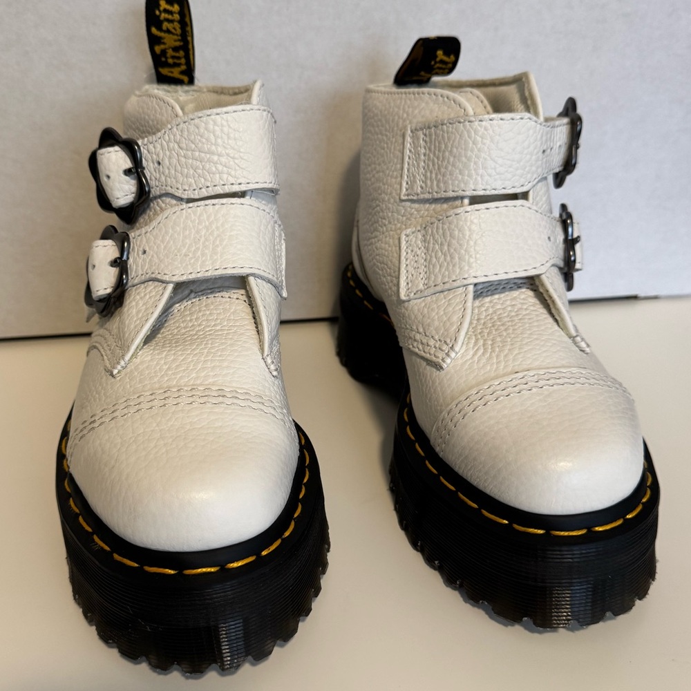 Doc Martens DEVON FLOWER BUCKLE LEATHER PLATFORM BOOTS WHITE (NWOT)